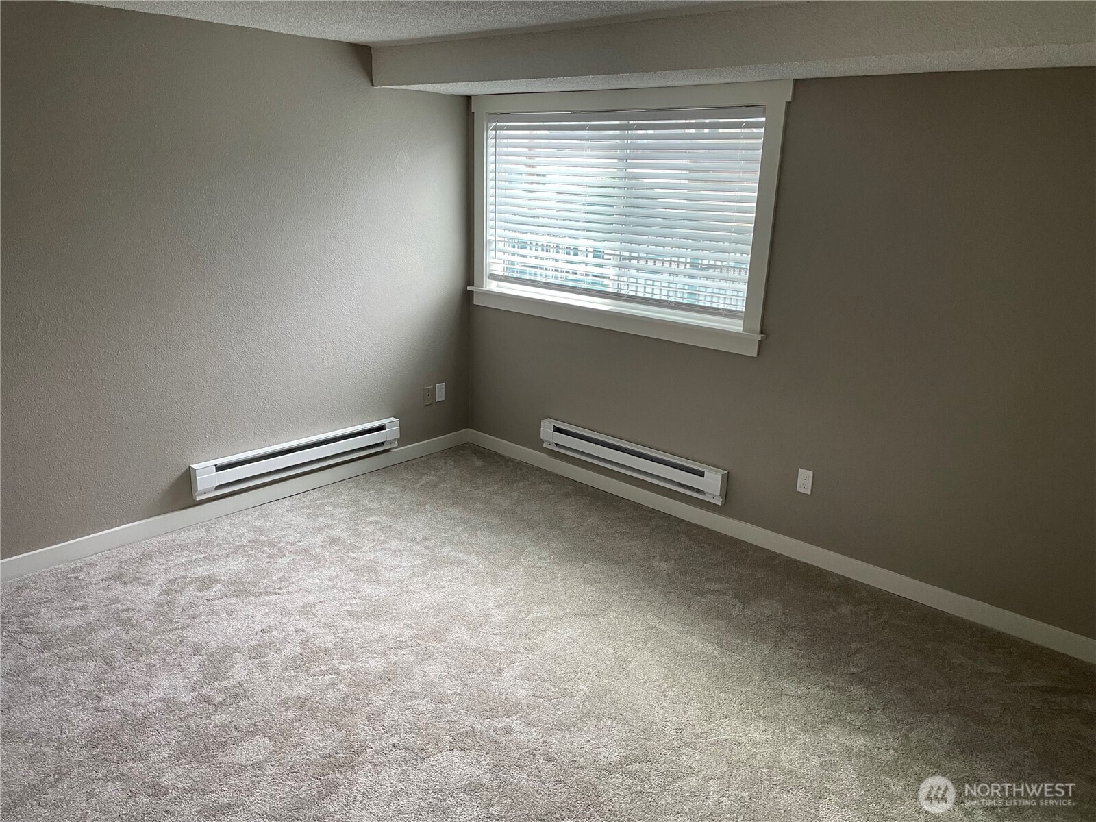 517 Burnett Avenue South, Unit 1 Renton, WA 98057 - Photo 15 of 19