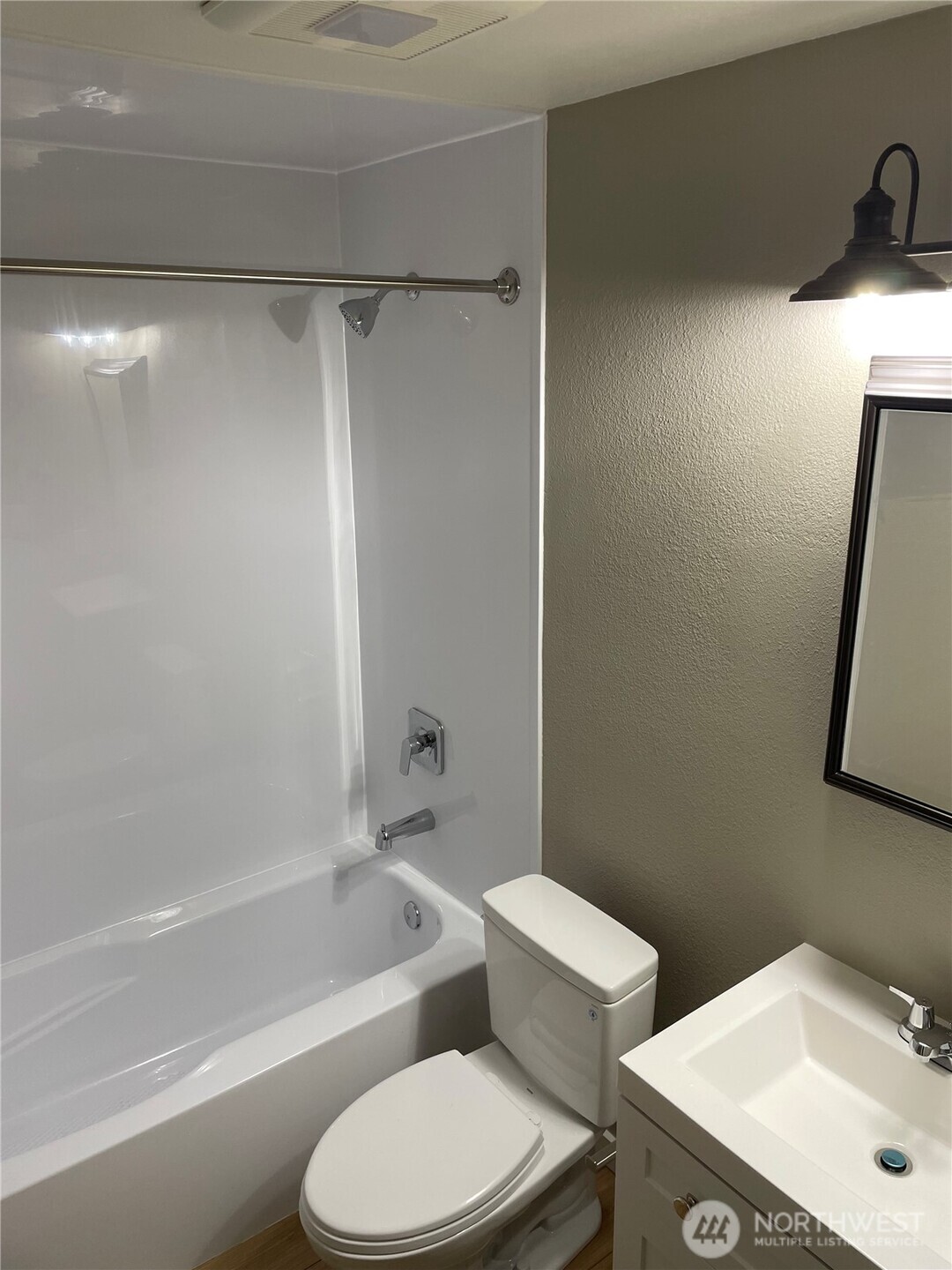 517 Burnett Avenue South, Unit 1 Renton, WA 98057 - Photo 16 of 19