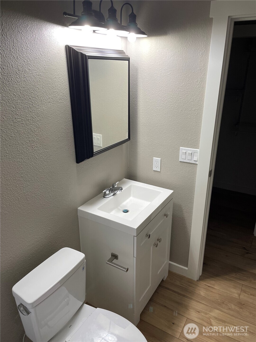 517 Burnett Avenue South, Unit 1 Renton, WA 98057 - Photo 18 of 19