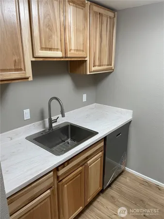 $1,500 | 517 Burnett Avenue South, Unit 1, Renton, WA 98057