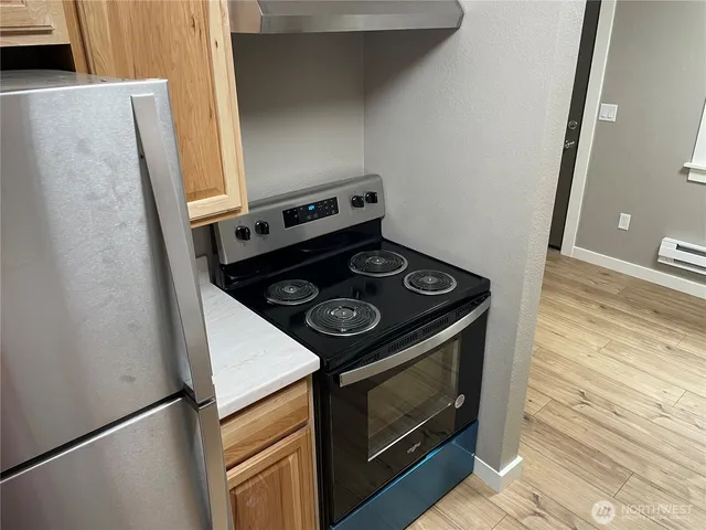 $1,650 | 517 Burnett Avenue South, Unit 1, Renton, WA 98057