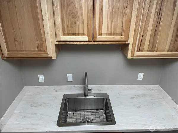 $1,500 | 517 Burnett Avenue South, Unit 1, Renton, WA 98057