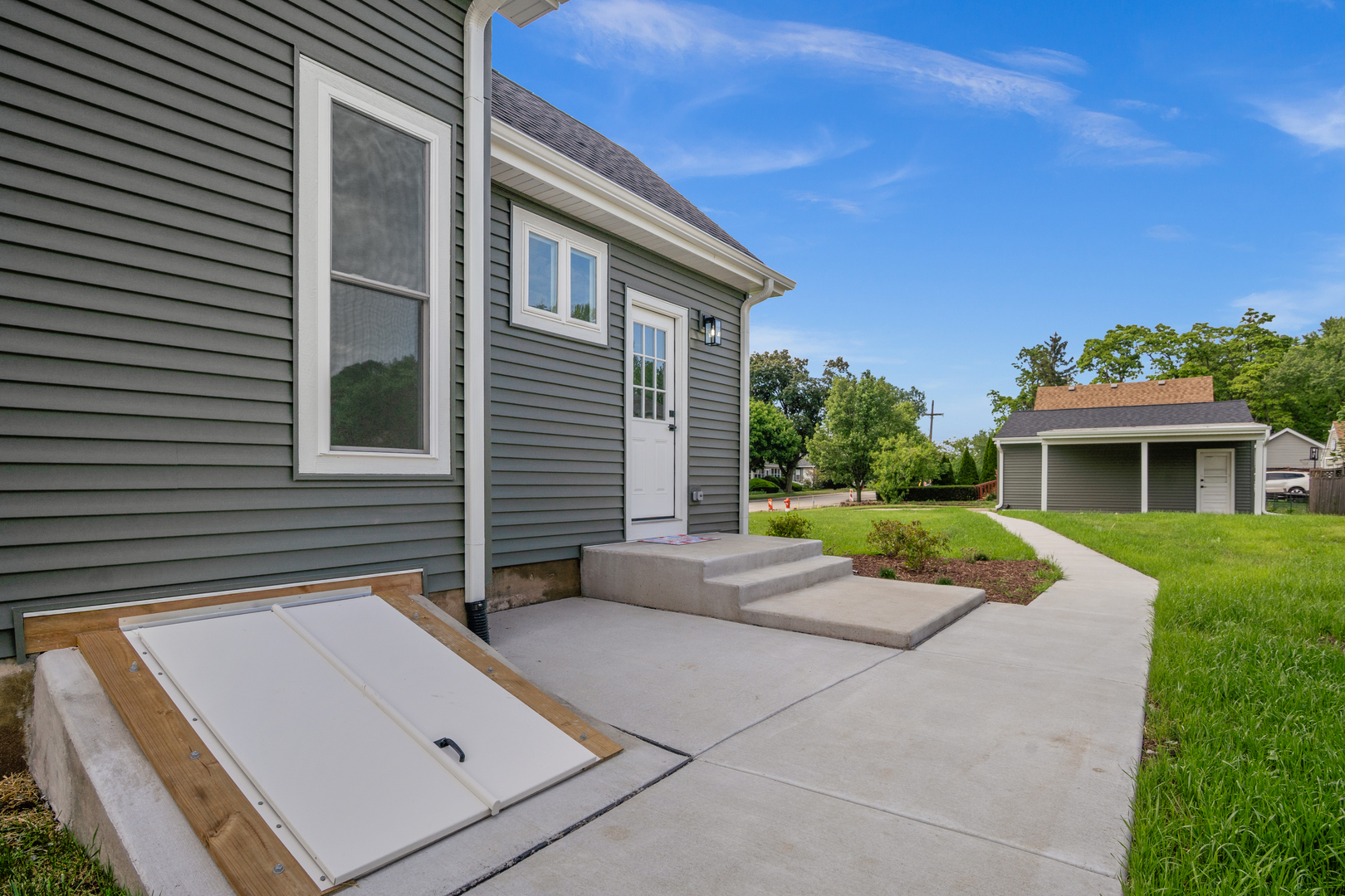 790 Wing Street Elgin, IL 60123 - Photo 6 of 29