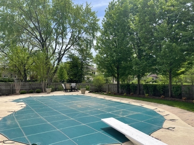 912 West Bailey Road Naperville, IL 60565 - Photo 10 of 16 a view of a basketball court