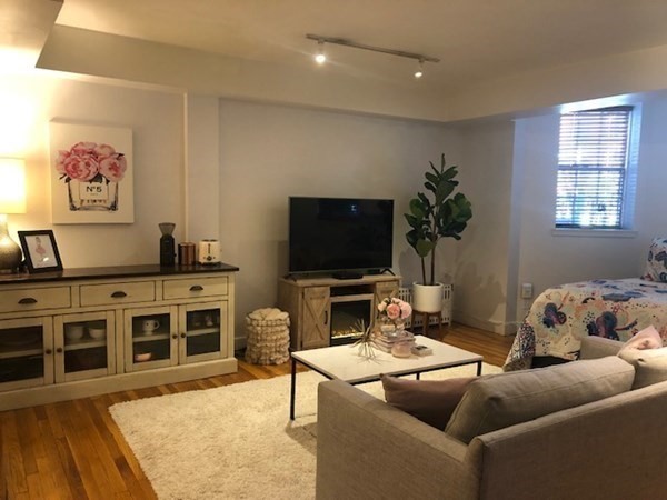 236 Beacon Street, Unit 1A Boston, MA 02116 - Photo 6 of 8