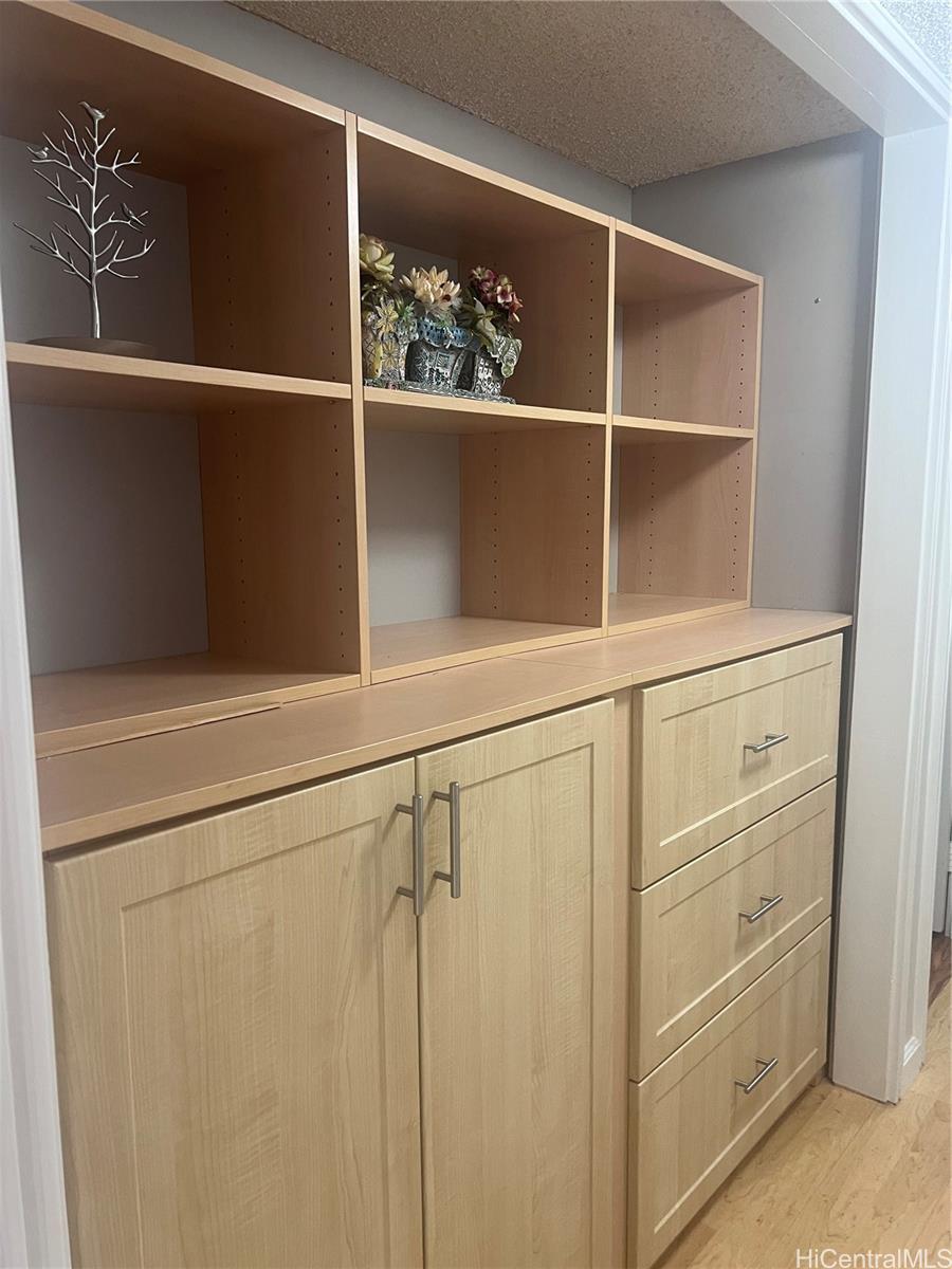 1650 Ala Moana Boulevard, Unit 3107 Honolulu, HI 96815 - Photo 13 of 22 a close view of closet