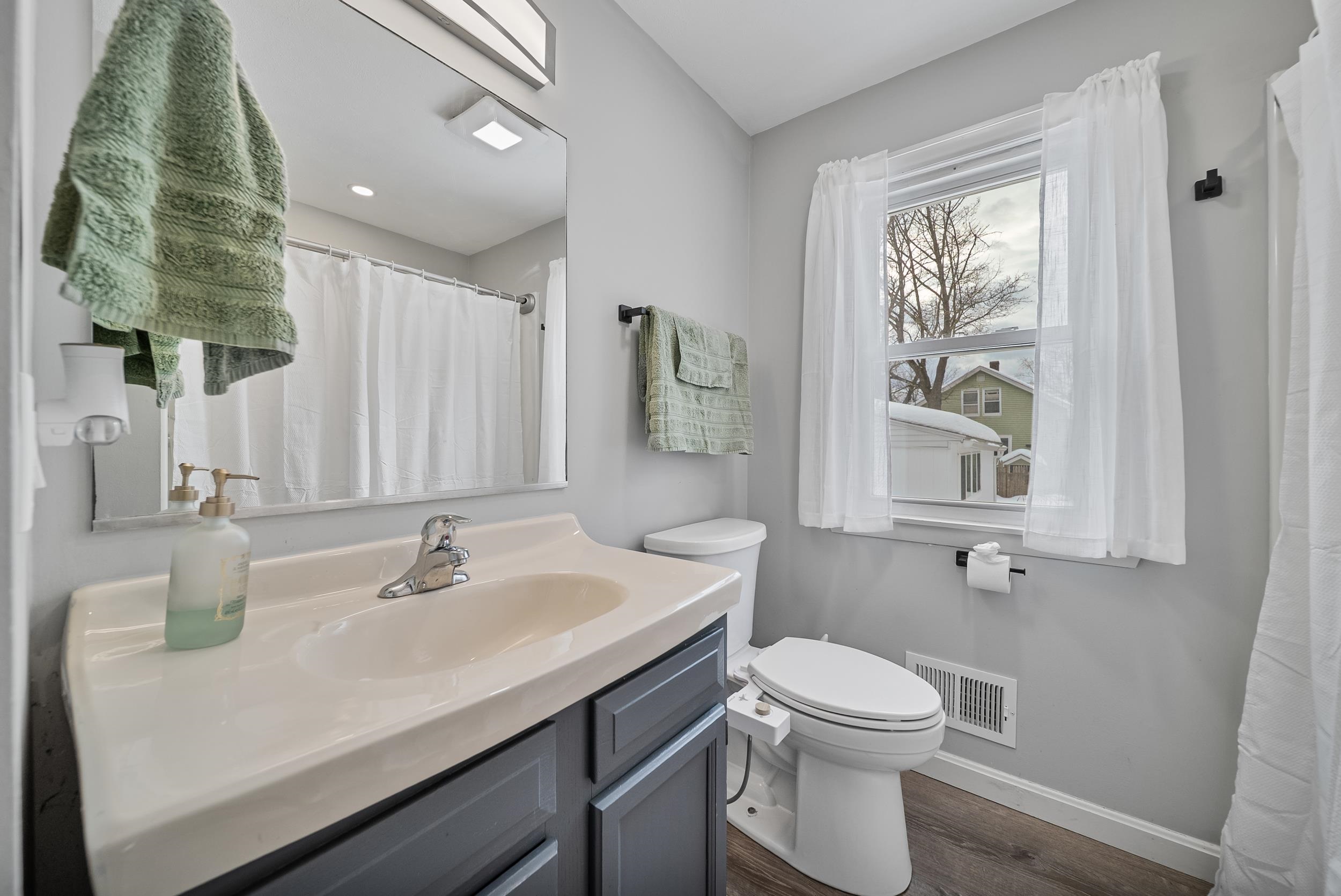 27 Wason Avenue Nashua, NH 03060 - Photo 11 of 47