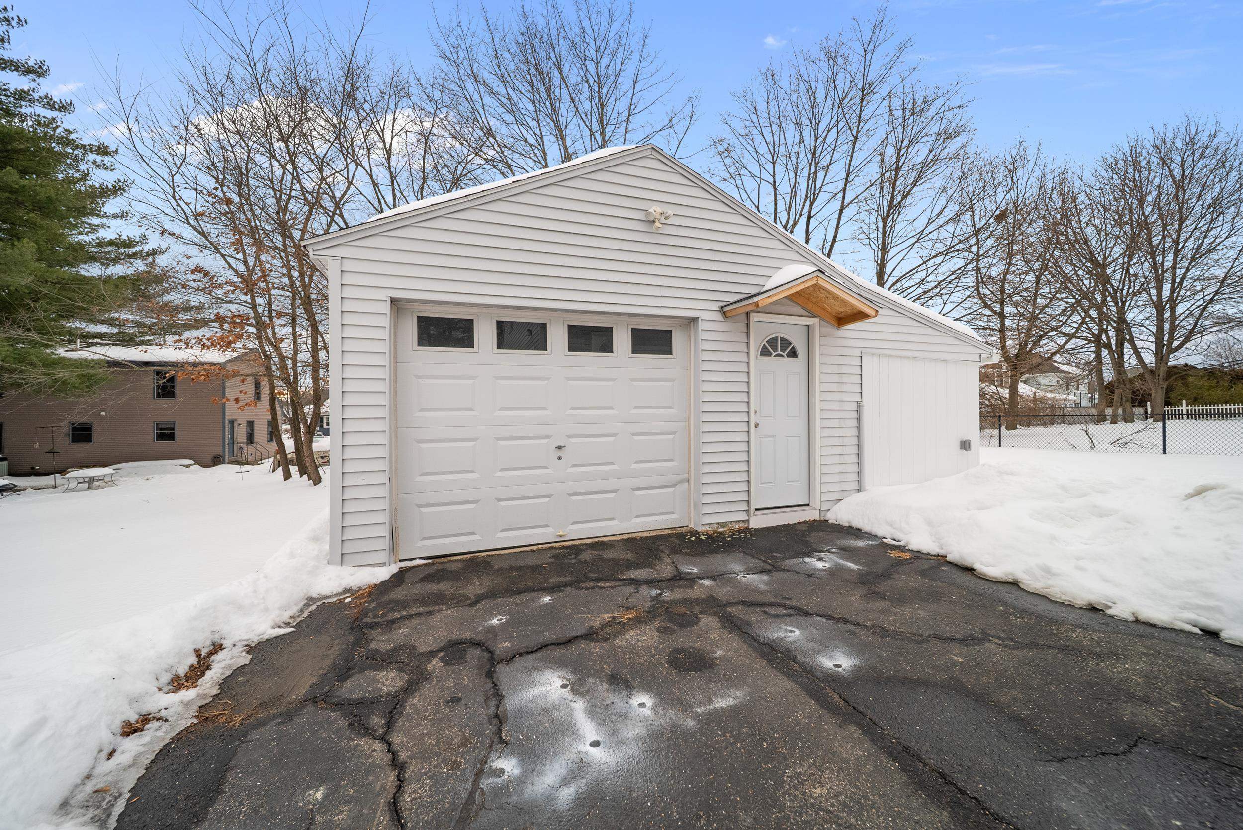 27 Wason Avenue Nashua, NH 03060 - Photo 2 of 47