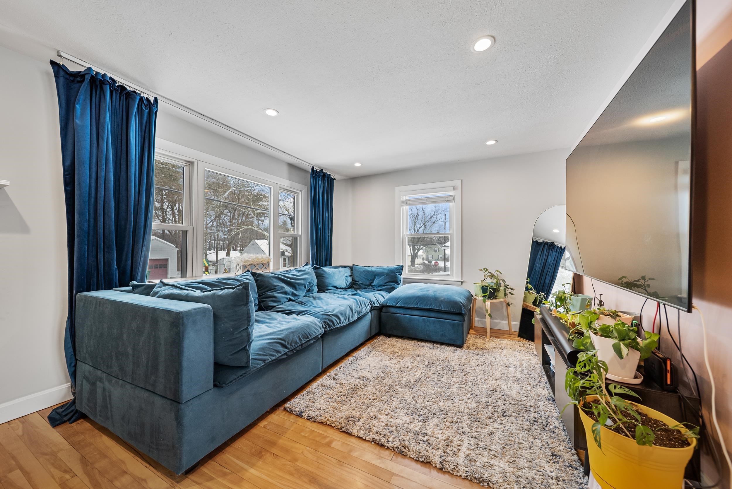 27 Wason Avenue Nashua, NH 03060 - Photo 7 of 47