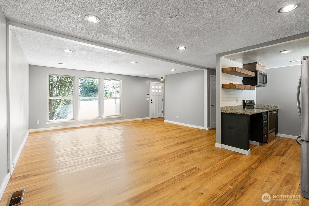 3800 Banner Road Southeast Port Orchard, WA 98366 - Photo 4 of 25 Gallery Image 4