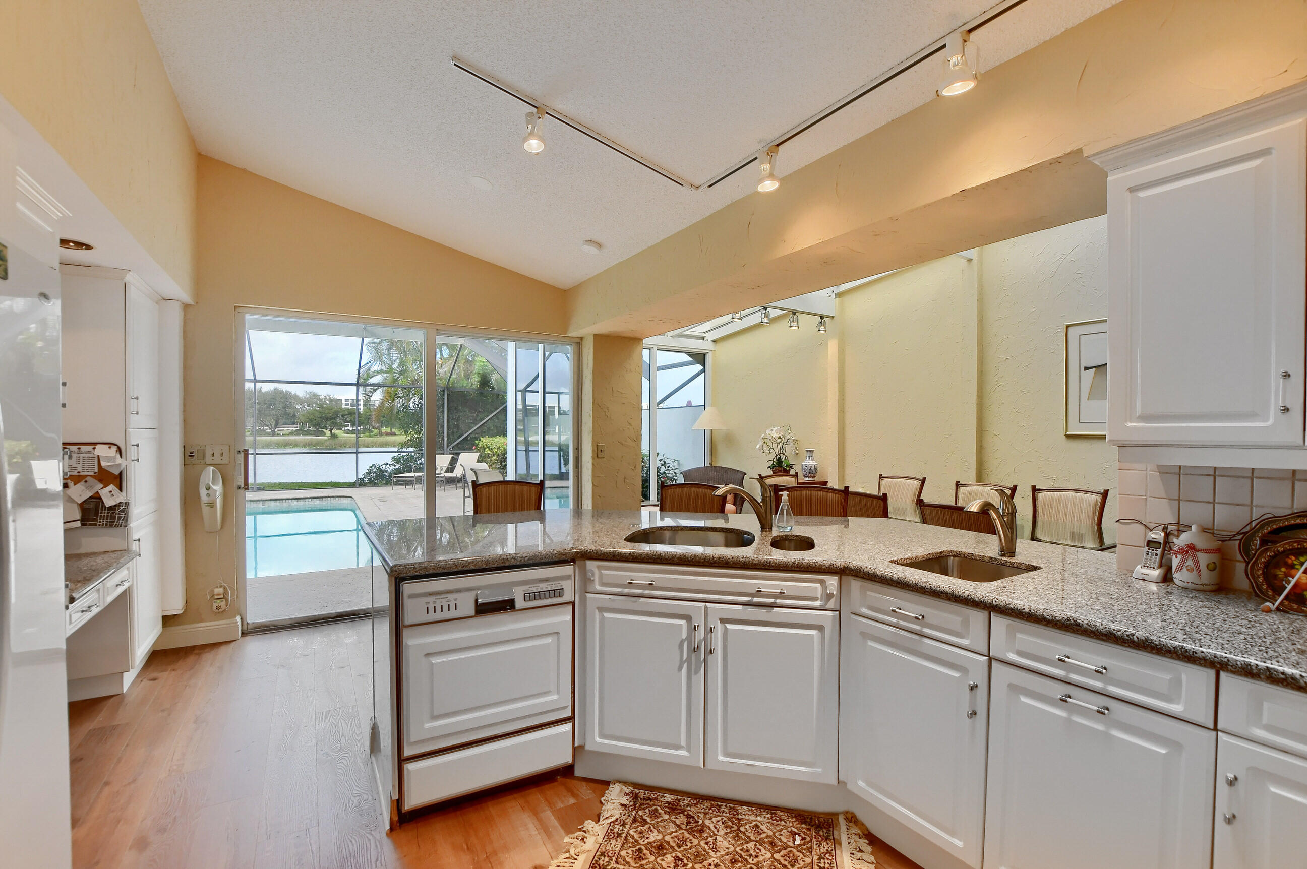 6777 Woodbridge Drive Boca Raton, FL 33434 - Photo 23 of 57 kitchen