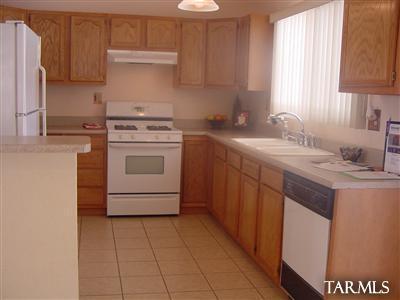 4554 South Chatam Ridge Tucson, AZ 85730 - Photo 6 of 17 Gallery Image 6