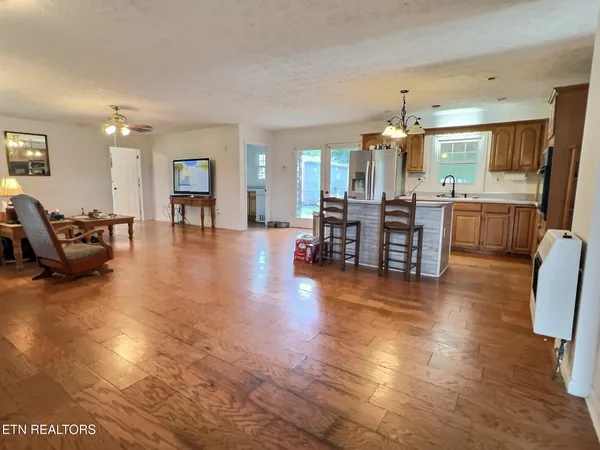 $420,000 | 275 Haven Lane, La Follette, TN 37766