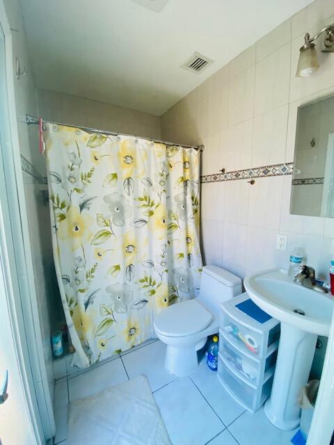 1256 Northwest 4th Street Boca Raton, FL 33486 - Photo 11 of 23 Master bathroom