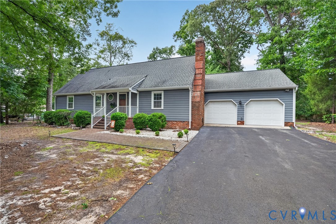 704 Spring Valley Road Colonial Heights, VA 23834 - Photo 3 of 40