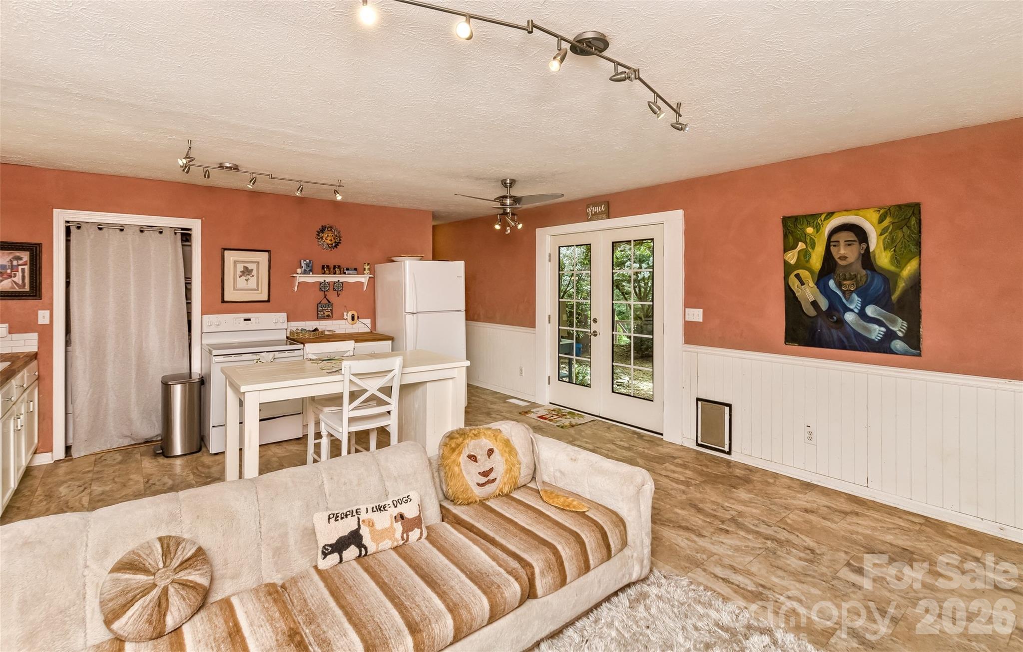 136 Flynn Branch Road Fletcher, NC 28732 - Photo 17 of 25 Gallery Image 17