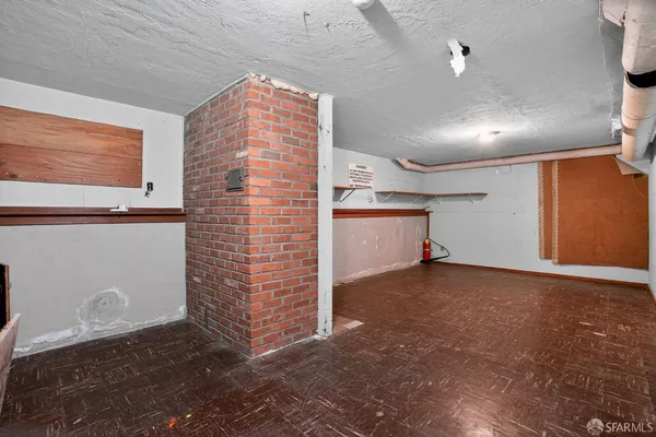 en empty room with windows