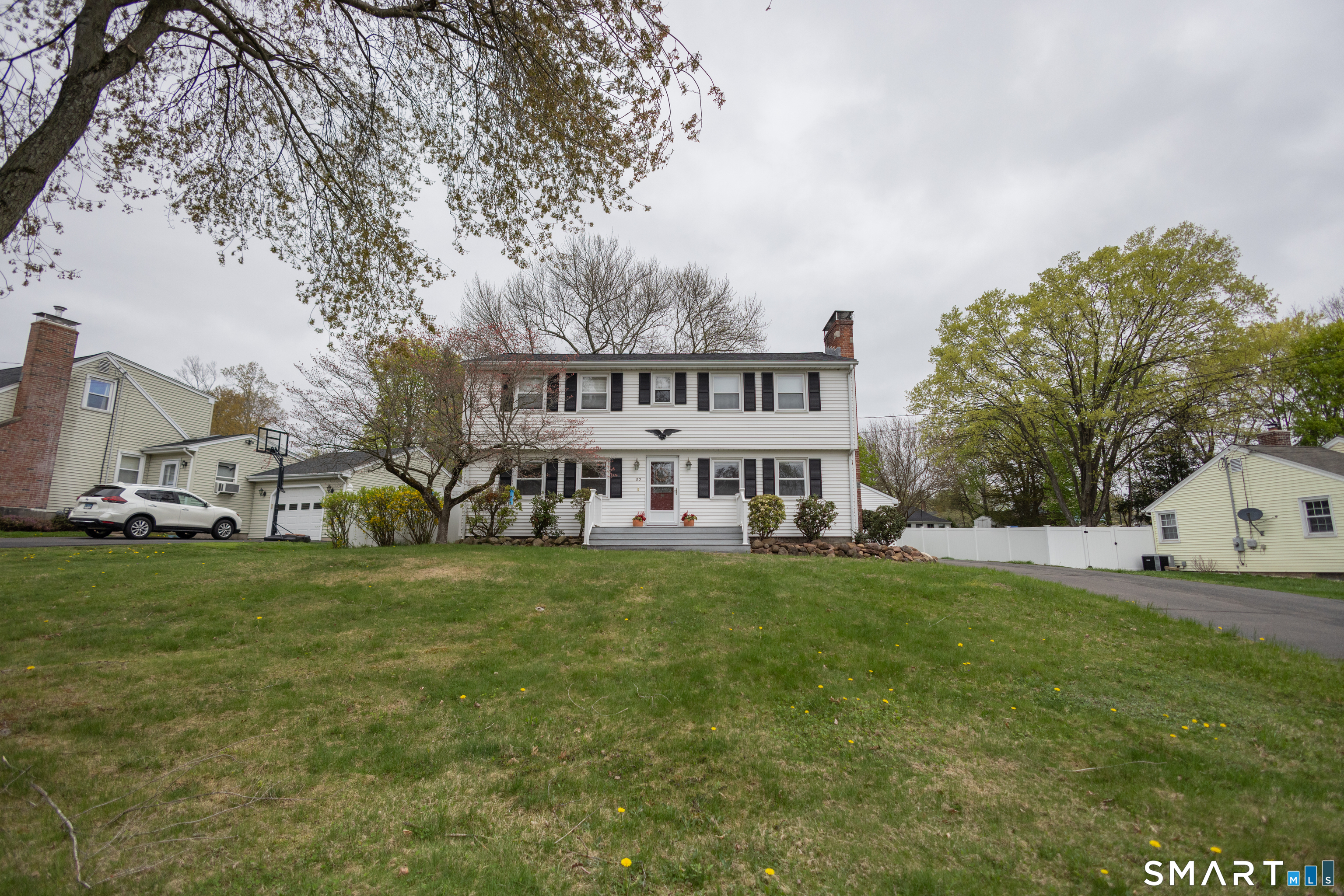 Beautiful Colonial with great curb appeal