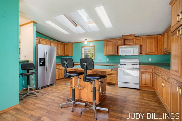 $380,000 | 2499 64th Street, Fennville, MI 49408