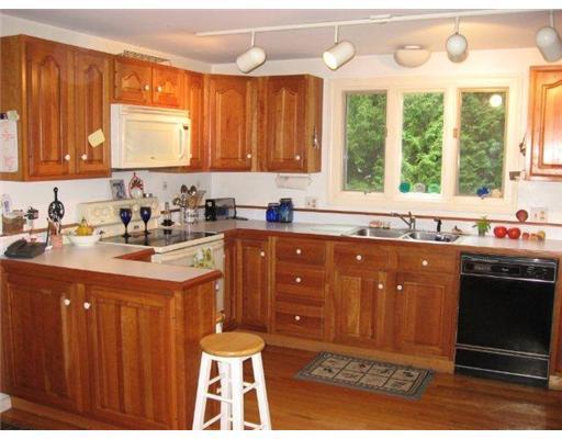 4 Deacon Road Yarmouth, ME 04096 - Photo 2 of 12 Kitchen.