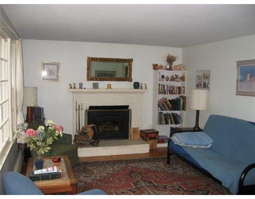 4 Deacon Road Yarmouth, ME 04096 - Photo 3 of 12 Living Room.