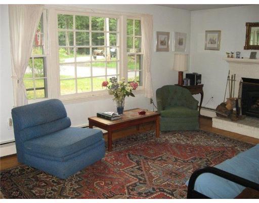 4 Deacon Road Yarmouth, ME 04096 - Photo 4 of 12 Living Room.