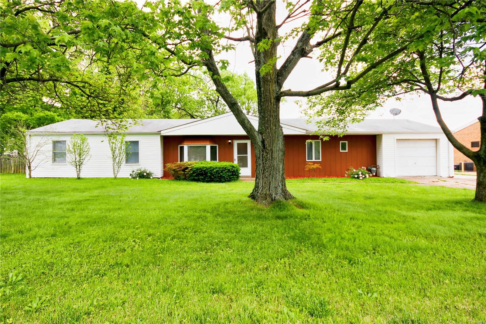 6862 Telegraph Road St. Louis, MO 63129 - Photo 1 of 35 Gallery Image 1