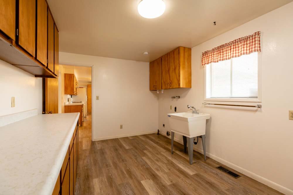 13580 Springlake Road Klamath Falls, OR 97603 - Photo 20 of 63 13580SpringLakeRd.-26