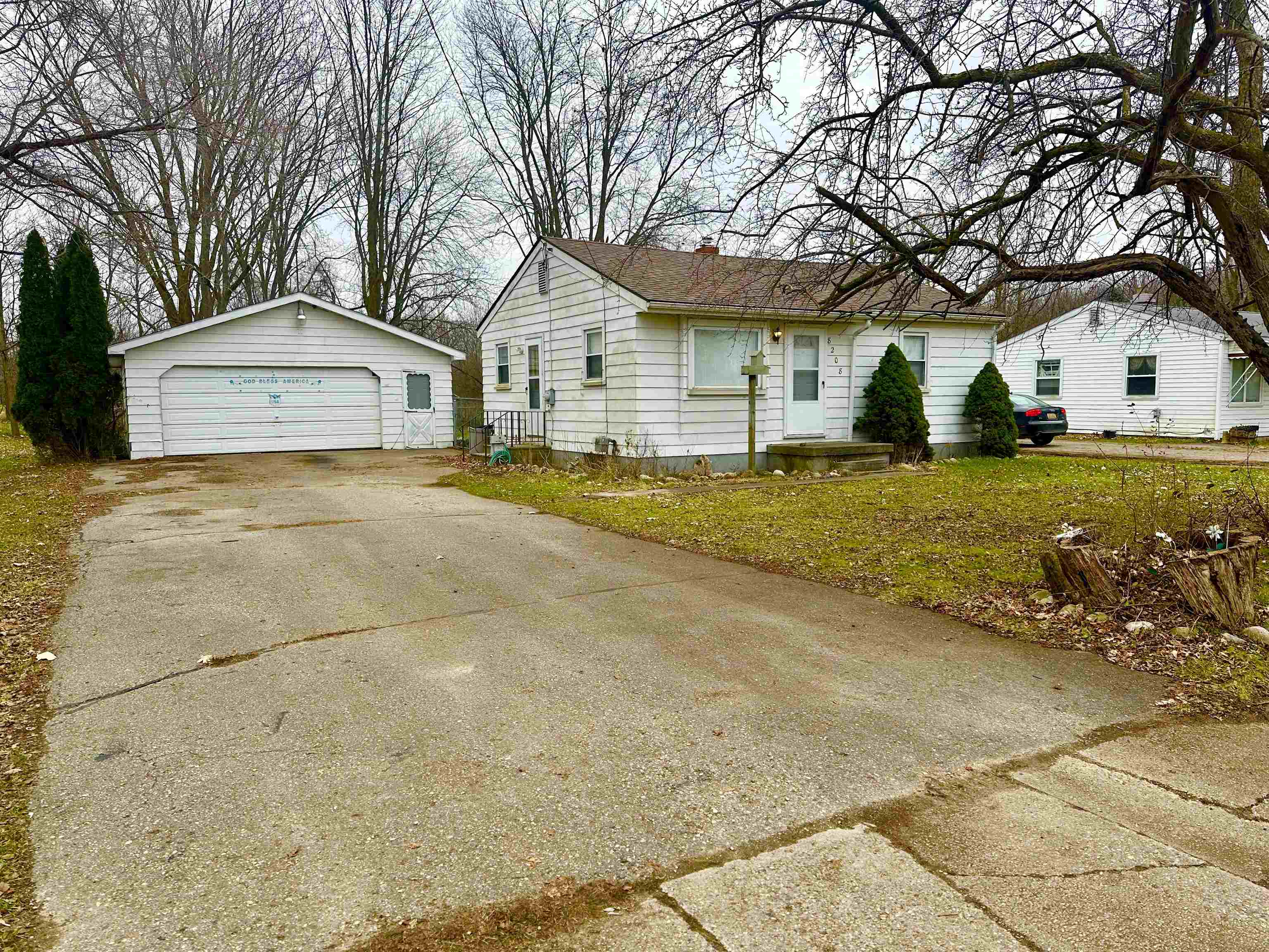 8208 Neff Road Mount Morris, MI 48458 - Photo 1 of 25