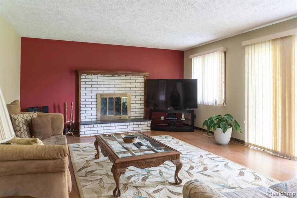20541 Barton Road Pinckney, MI 48169 - Photo 14 of 47