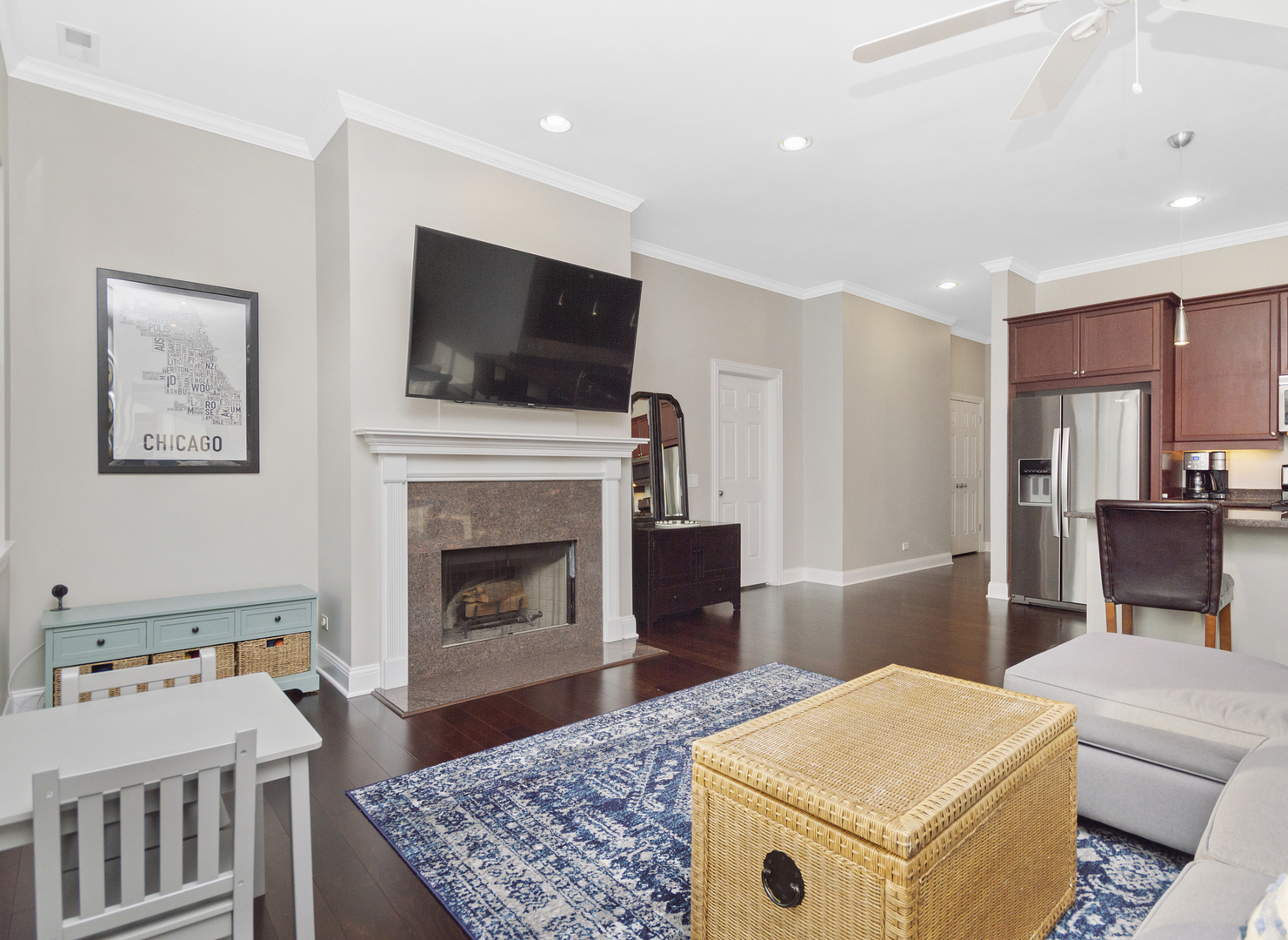 1908 West Irving Park Road, Unit 401 Chicago, IL 60613 - Photo 3 of 26