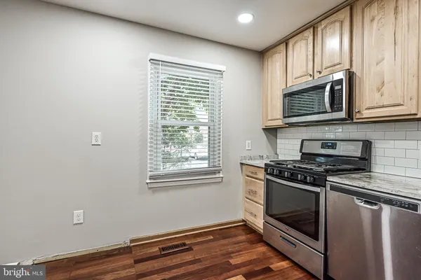 $3,000 | 5572 Kendrick Lane, Burke, VA 22015