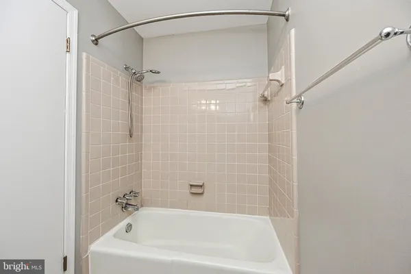 $3,000 | 5572 Kendrick Lane, Burke, VA 22015