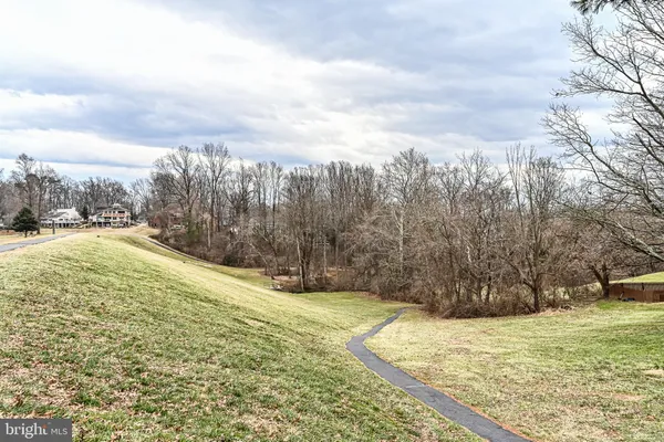 $3,000 | 5572 Kendrick Lane, Burke, VA 22015