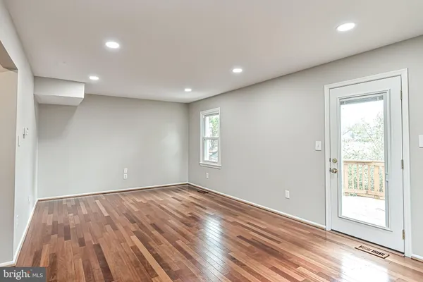 $3,000 | 5572 Kendrick Lane, Burke, VA 22015