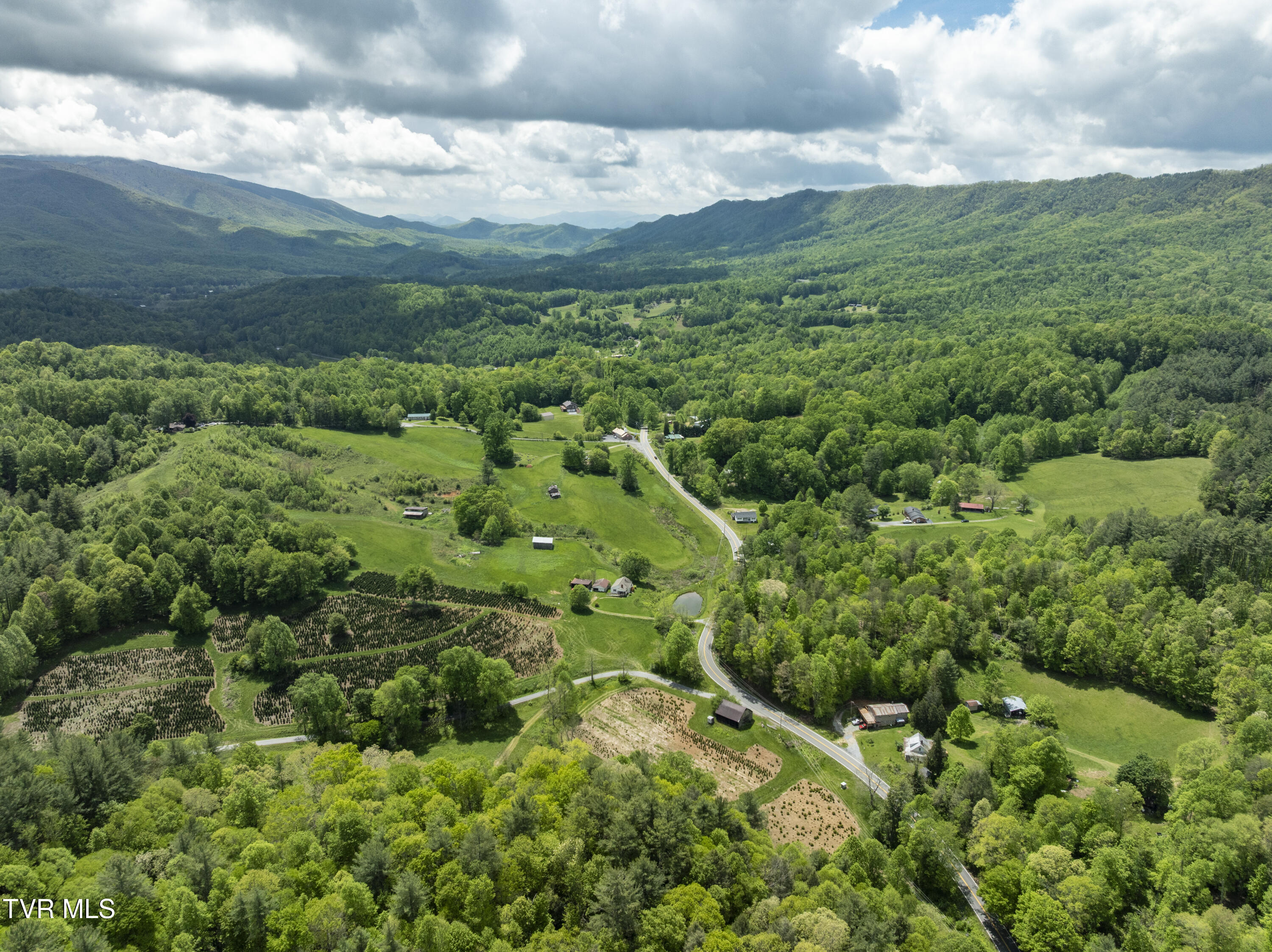 994 Fairview Road, Unit TR3 Hampton, TN 37658 - Photo 15 of 49 Fairview-aerials-18