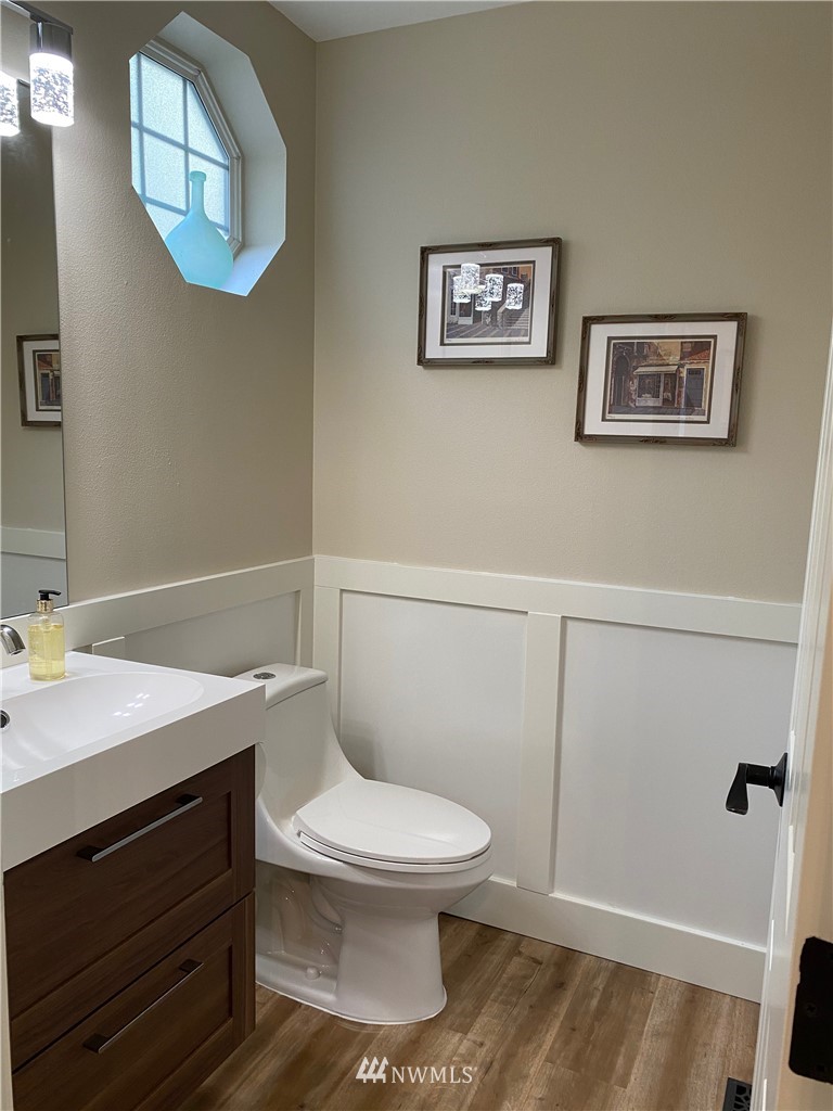 654 Chelan Place Northeast Renton, WA 98059 - Photo 8 of 33 Gallery Image 8