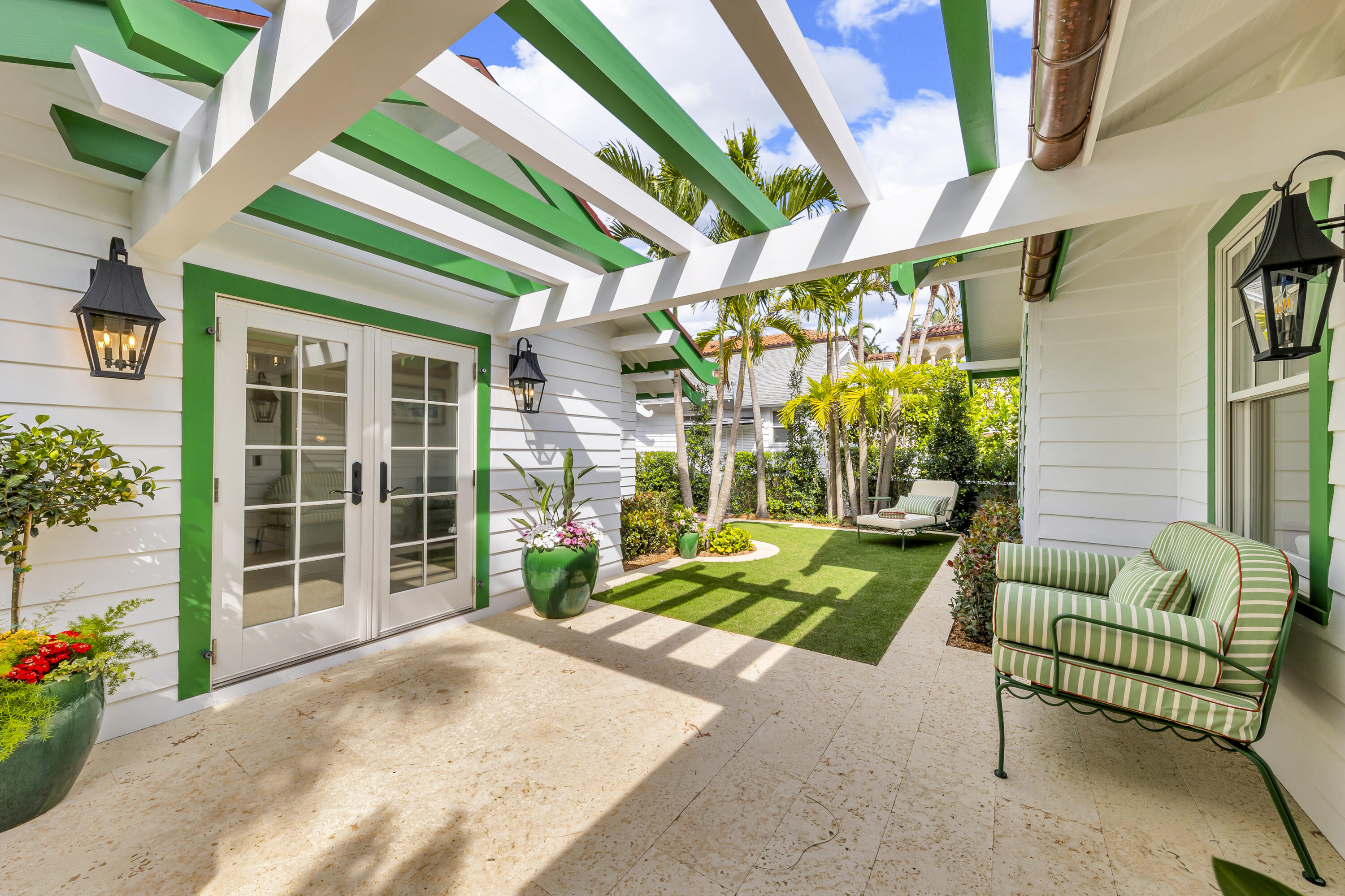 318 Australian Avenue Palm Beach, FL 33480 - Photo 35 of 53 Patio