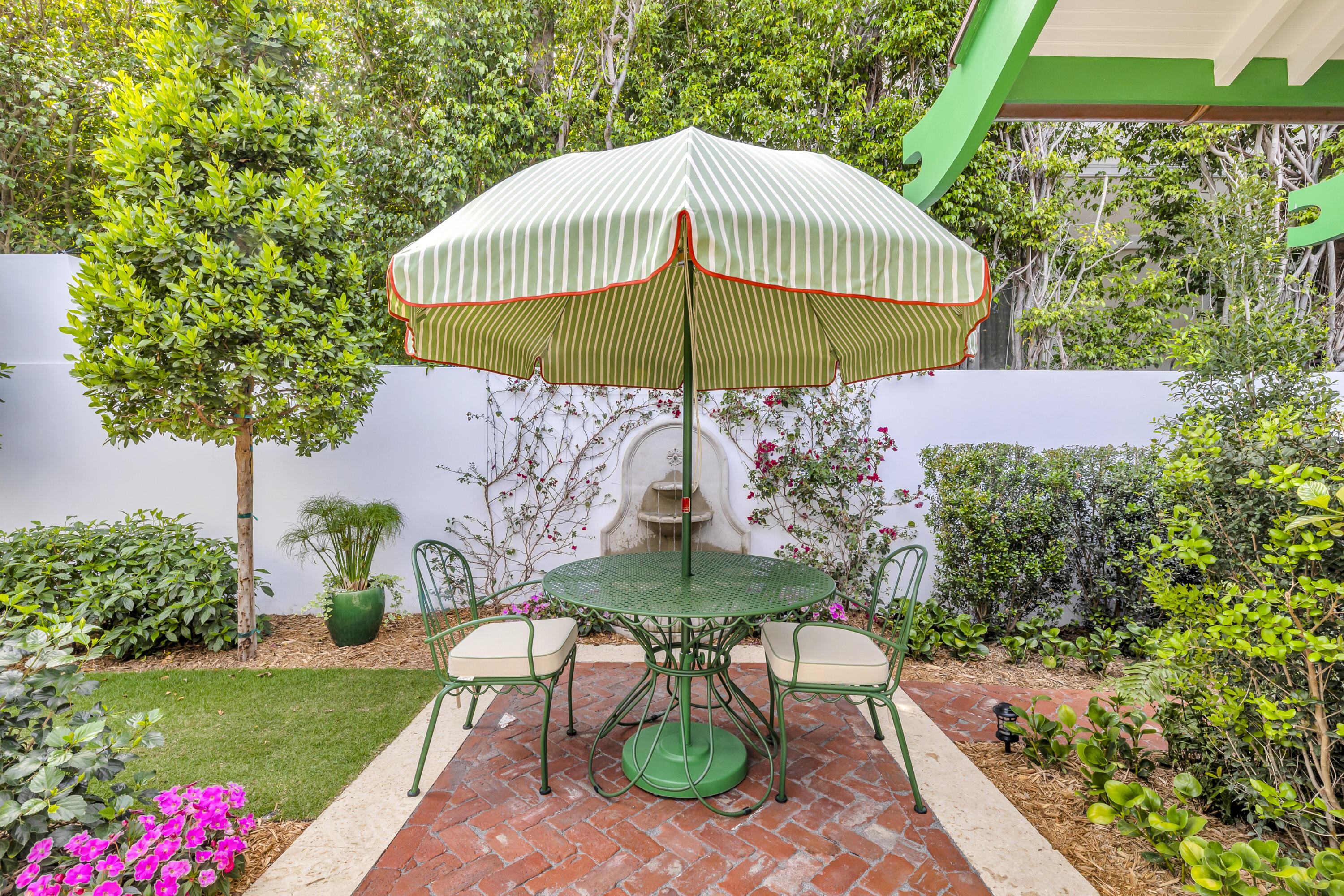 318 Australian Avenue Palm Beach, FL 33480 - Photo 36 of 53 Fountain