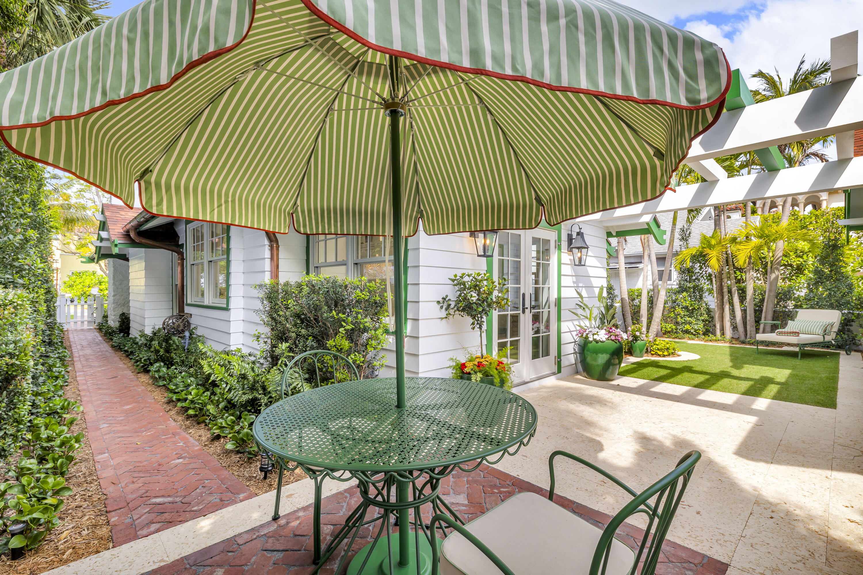 318 Australian Avenue Palm Beach, FL 33480 - Photo 37 of 53 Patio