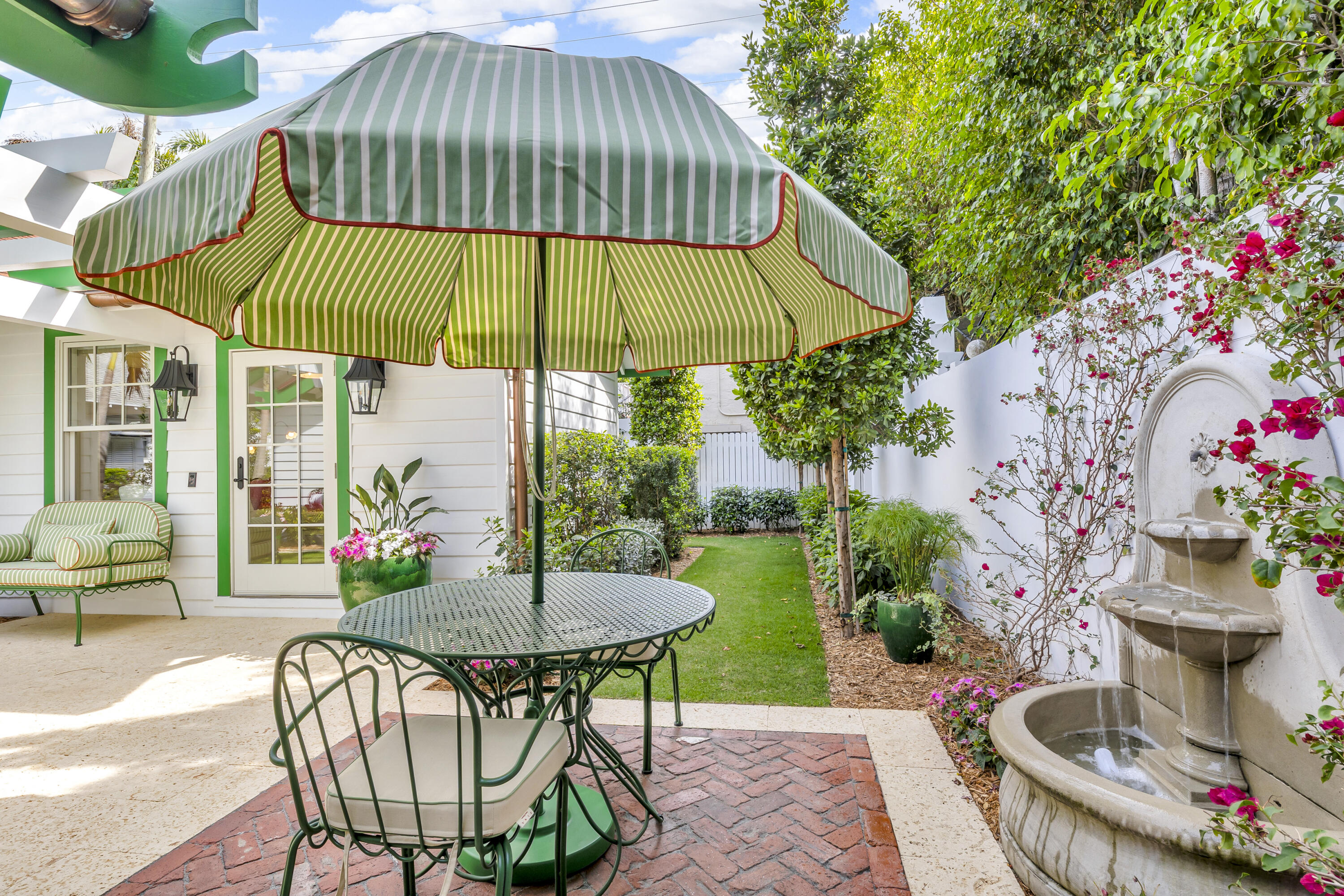 318 Australian Avenue Palm Beach, FL 33480 - Photo 39 of 53 Patio with Fountain