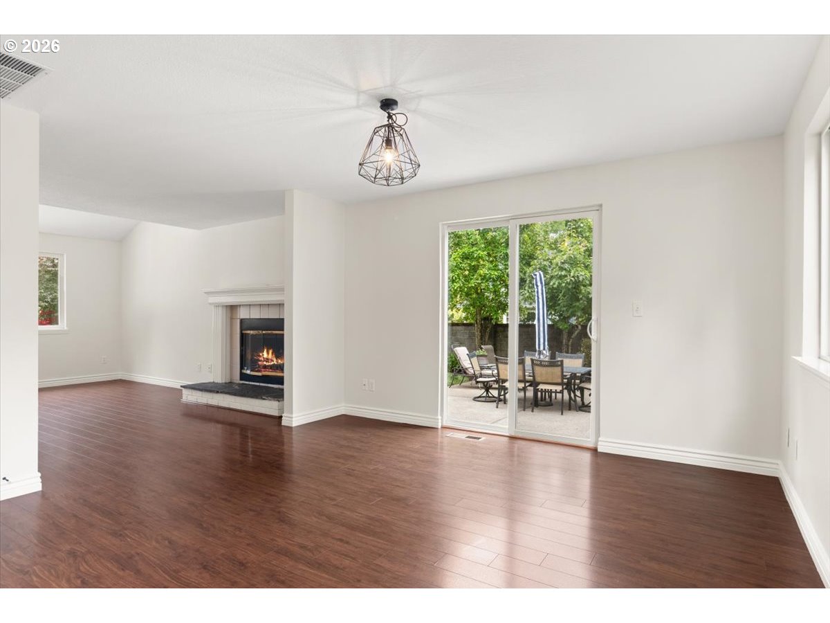 8125 Southwest Pine Street Portland, OR 97223 - Photo 8 of 44
