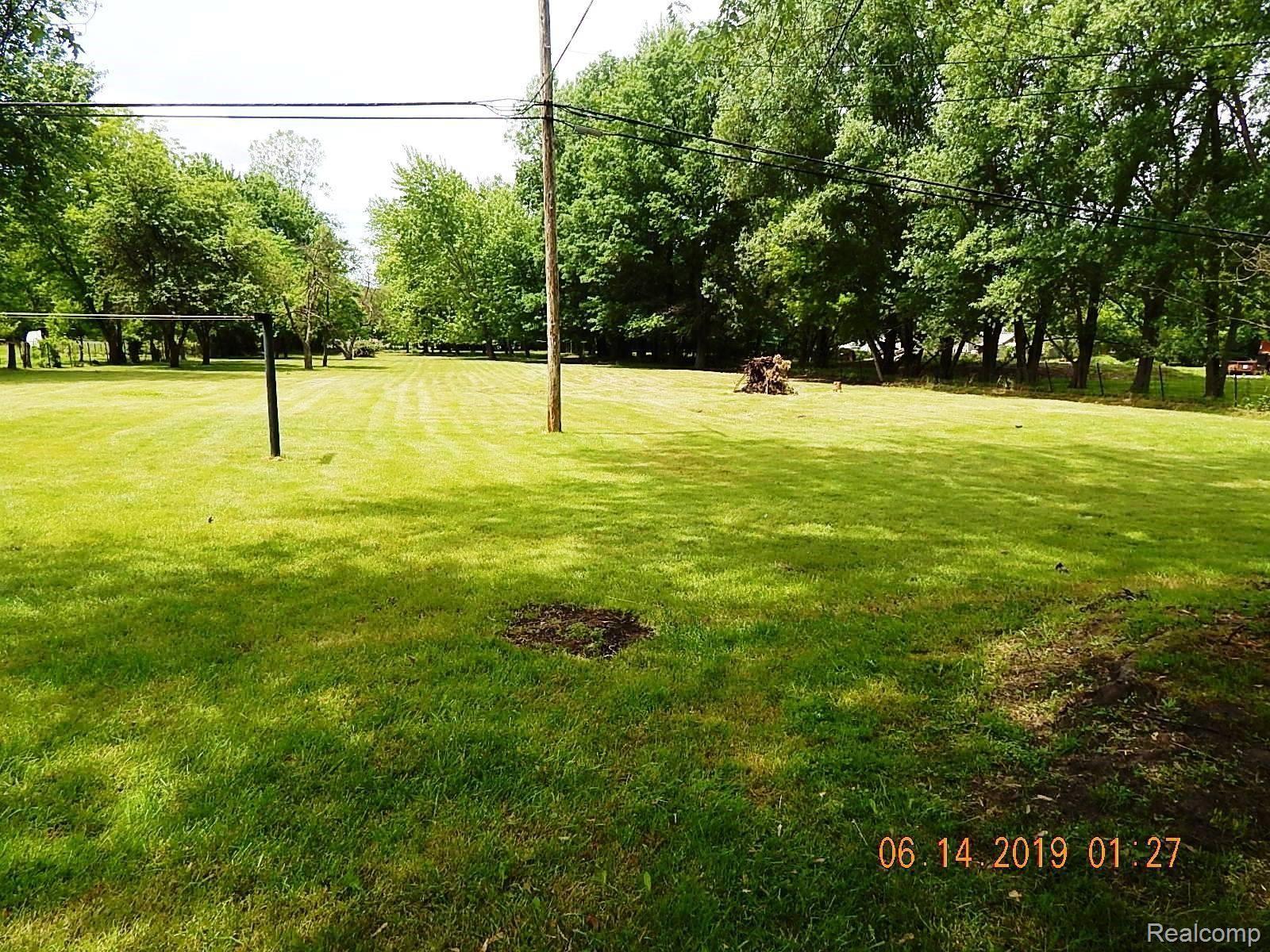 19222 Sylvia Road Romulus, MI 48174 - Photo 25 of 45 yard2.JPG