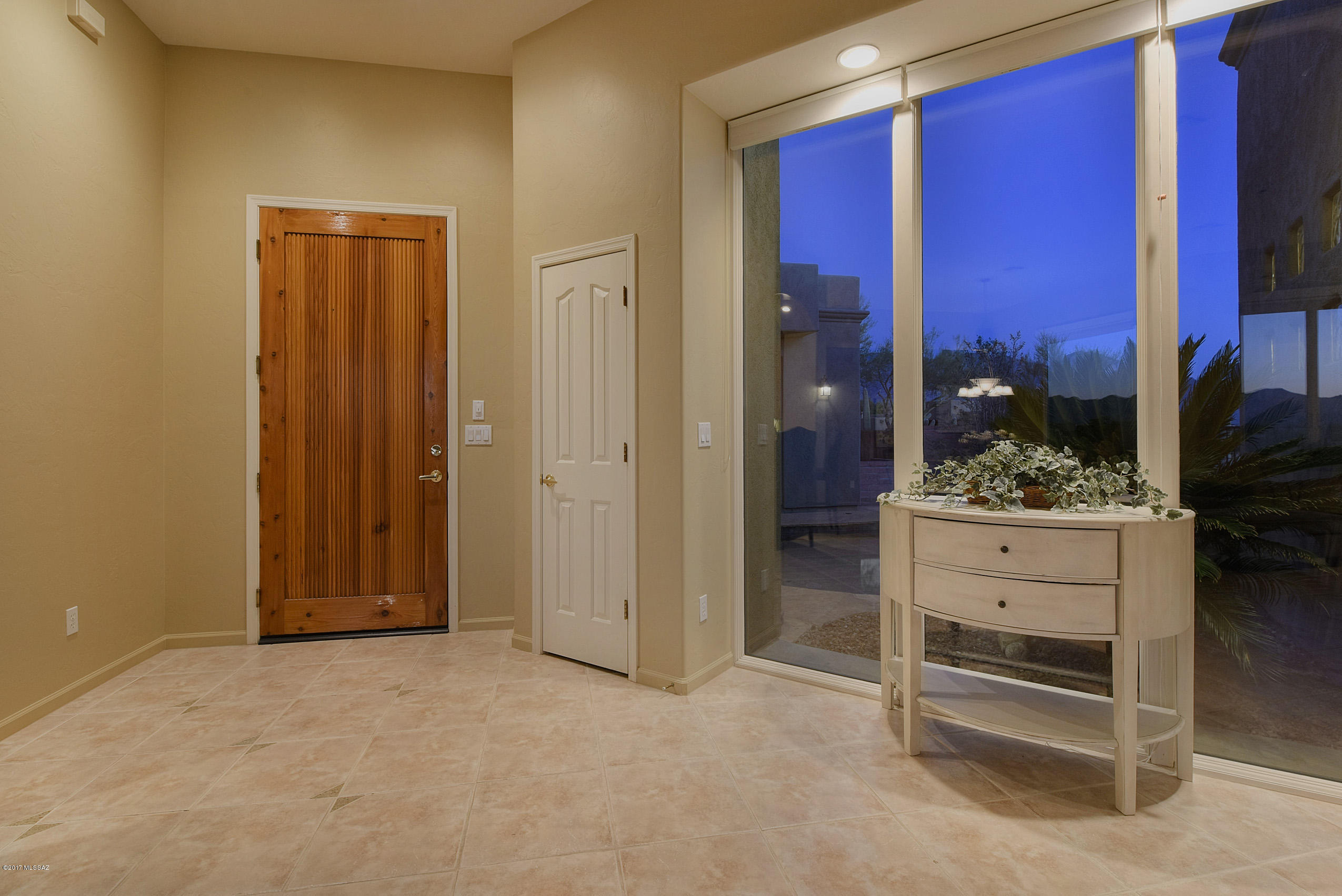 12477 North Piping Rock Road Oro Valley, AZ 85755 - Photo 5 of 32