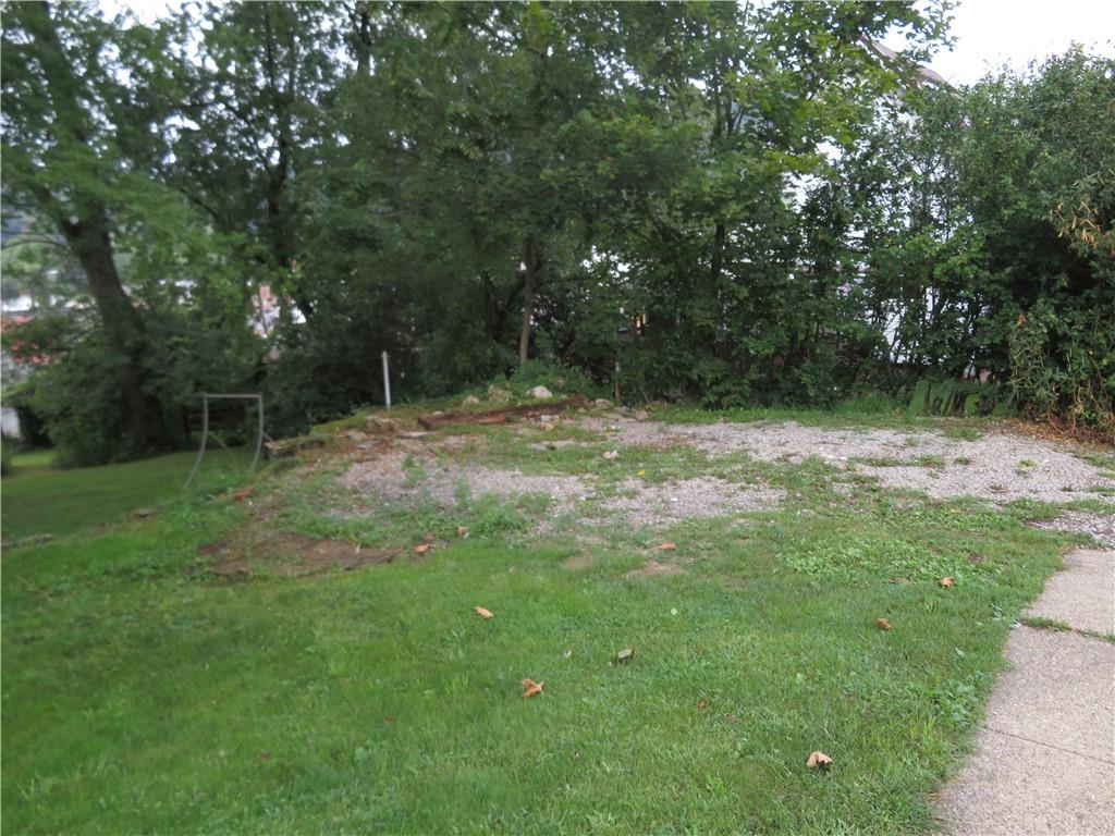 326 1st Street Apollo, PA 15613 - Photo 5 of 17 a backyard of a house with lots of green space