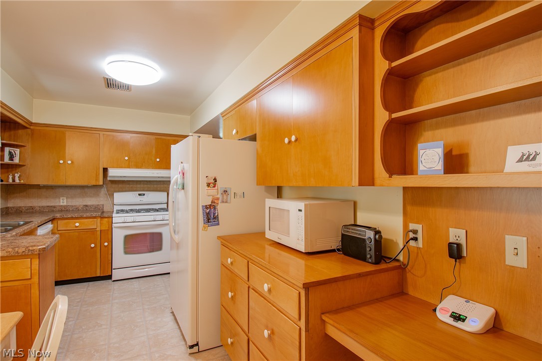 1639 Coventry Road Northeast Massillon, OH 44646 - Photo 13 of 47 Gallery Image 13
