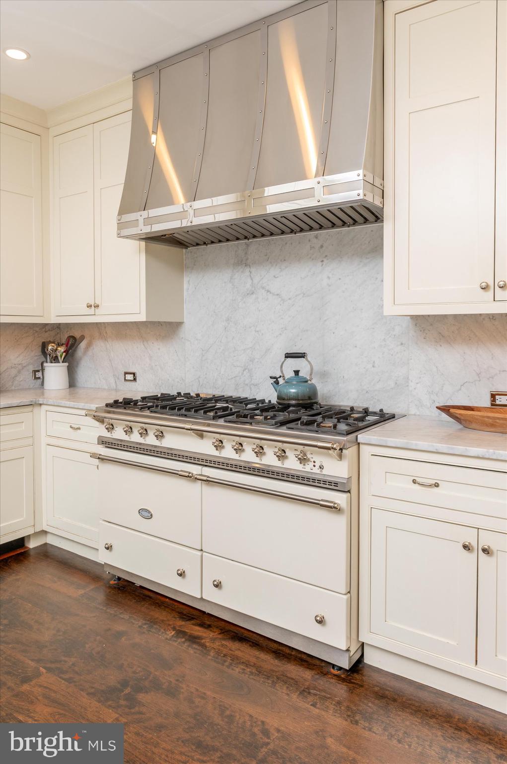 1642 35th Street Northwest Washington, DC 20007 - Photo 12 of 38