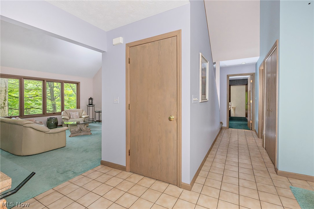 15490 Riddle Road Chagrin Falls, OH 44022 - Photo 8 of 47