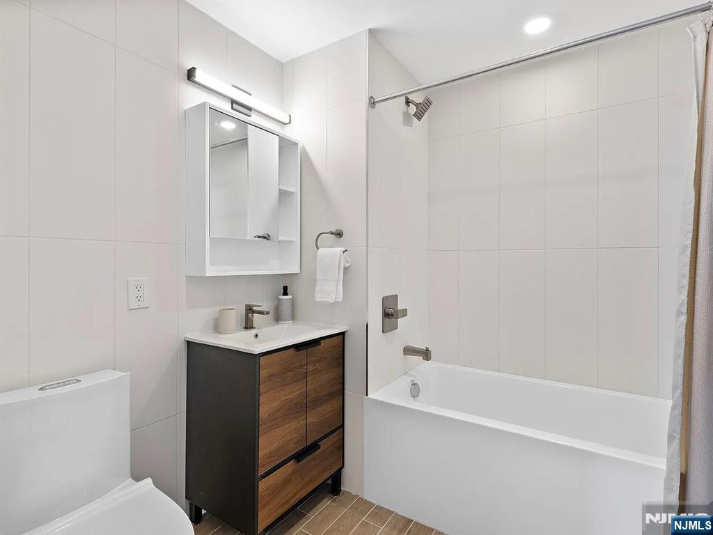 144 Summit Avenue, Unit 711 Jersey City, NJ 07304 - Photo 14 of 14