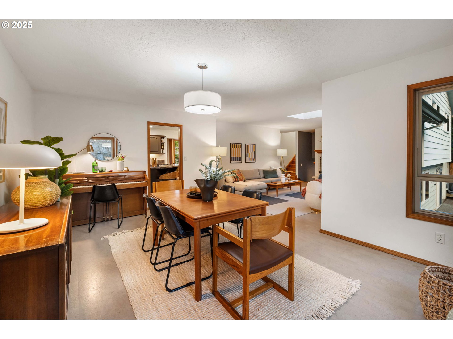 6020 Southwest Florida Street Portland, OR 97219 - Photo 11 of 46 Gallery Image 11